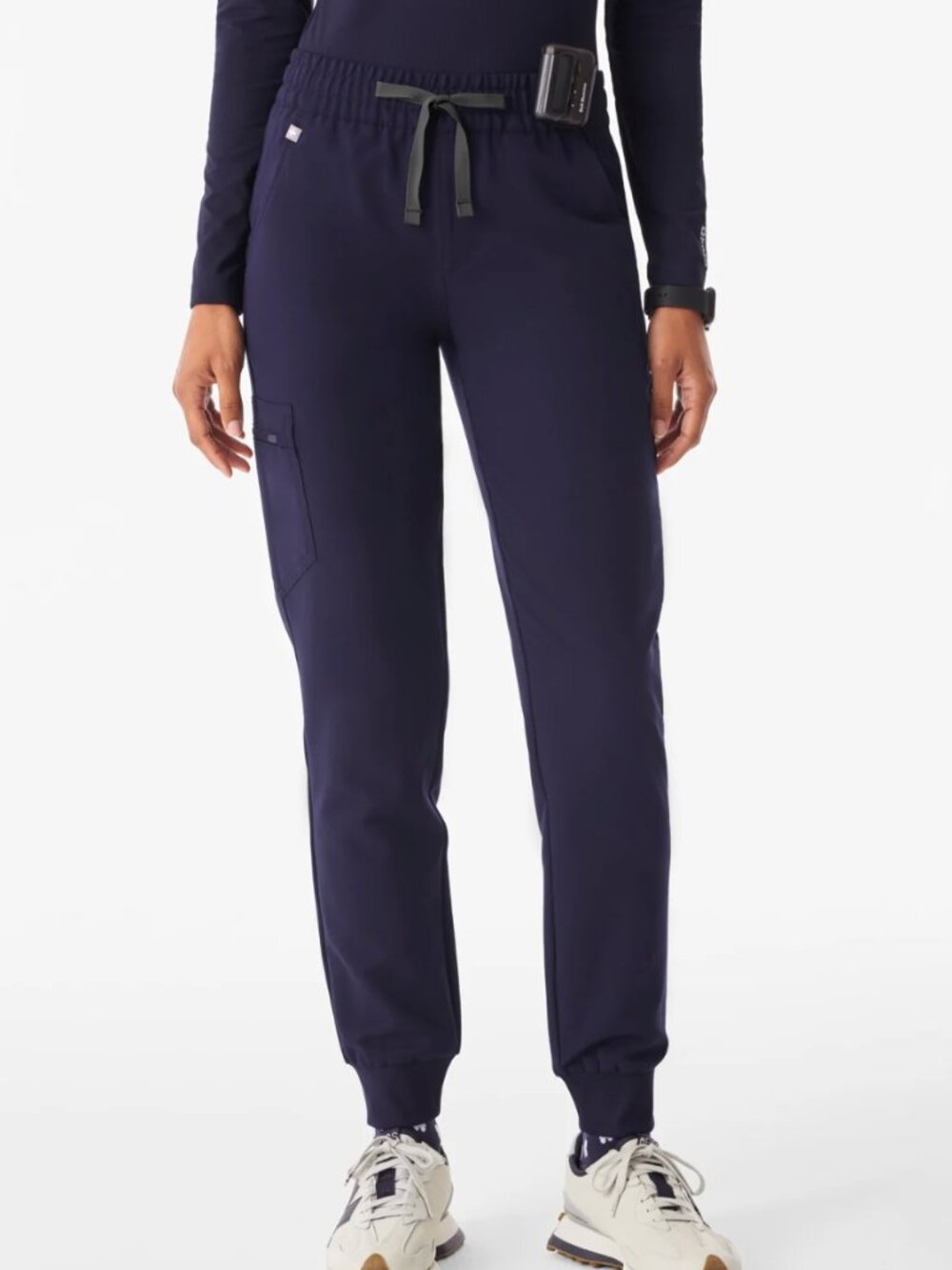 Figs Zamora Ruched Jogger Scrub Pant in Navy (size S)